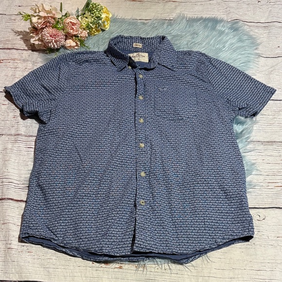 Hollister Other - Hollister Stretch Blue White Pattern Short Sleeve Button Down Shirt sz XL
